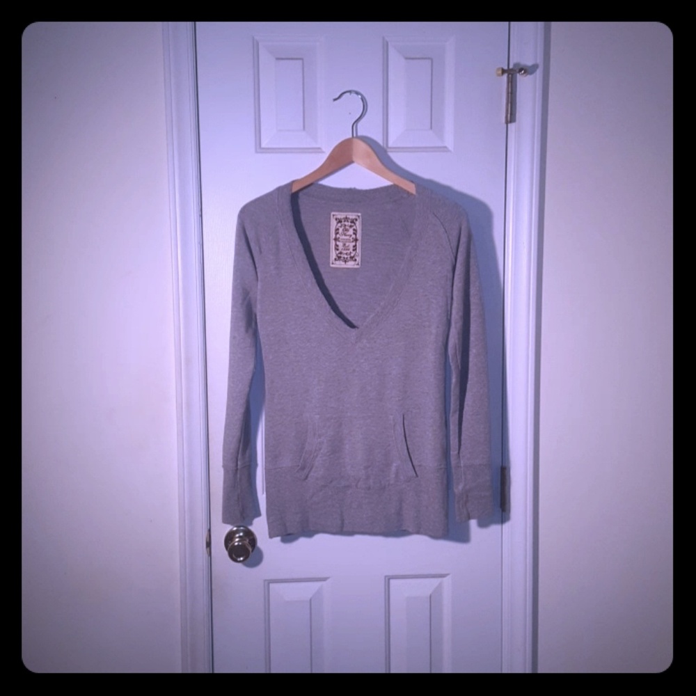 🌺 Old Navy Deep V neck sweatshirt